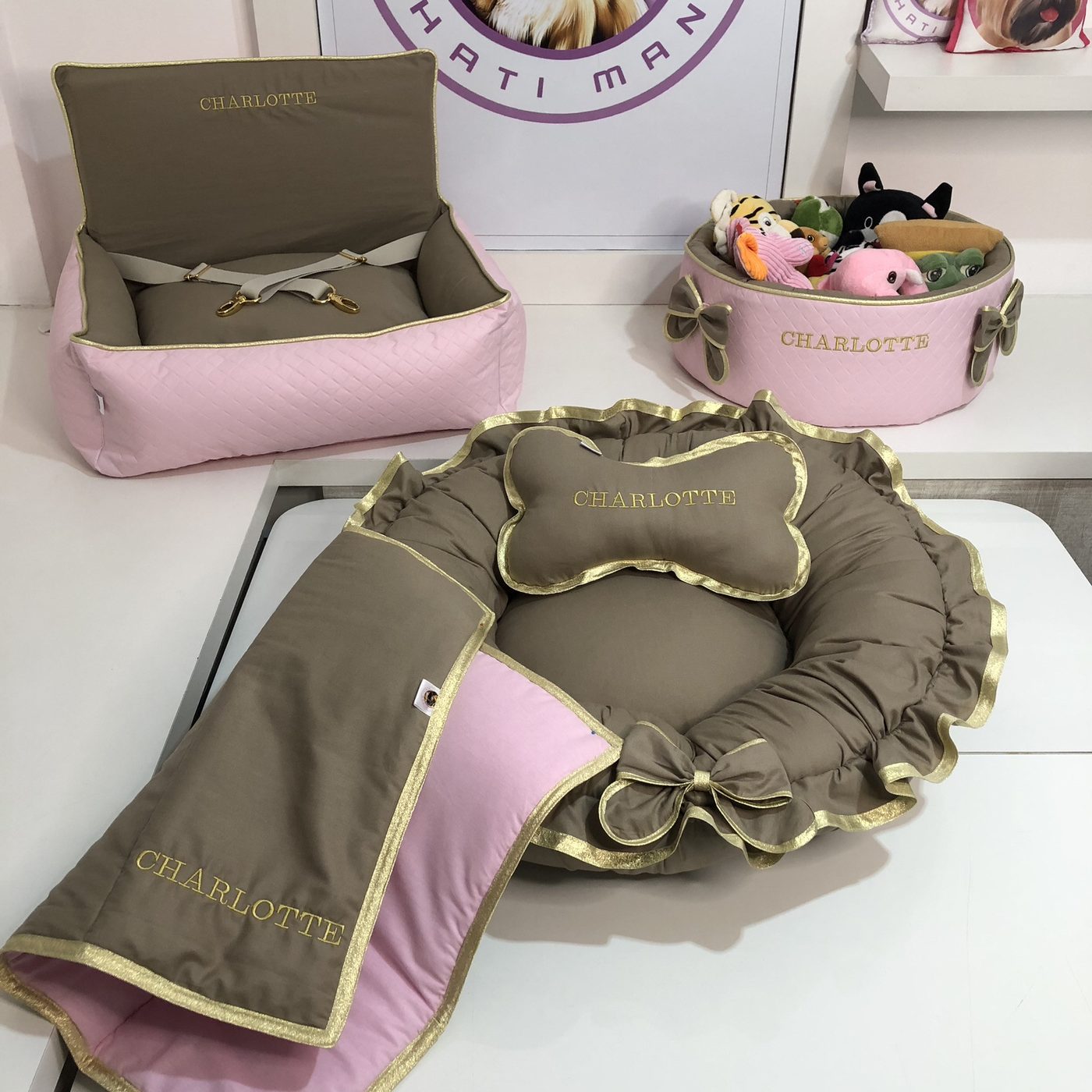 Kit ou enxoval 7: KIT FENDI COM ROSA CLARO P